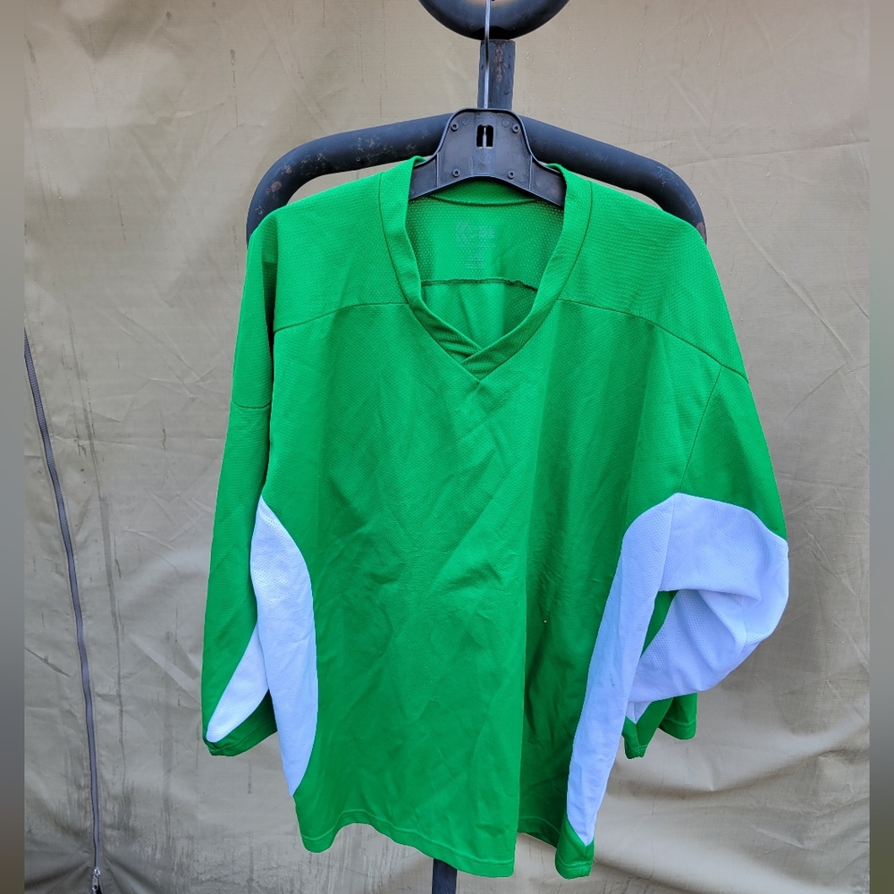 Kobe green and white hockey practice jersey size Large